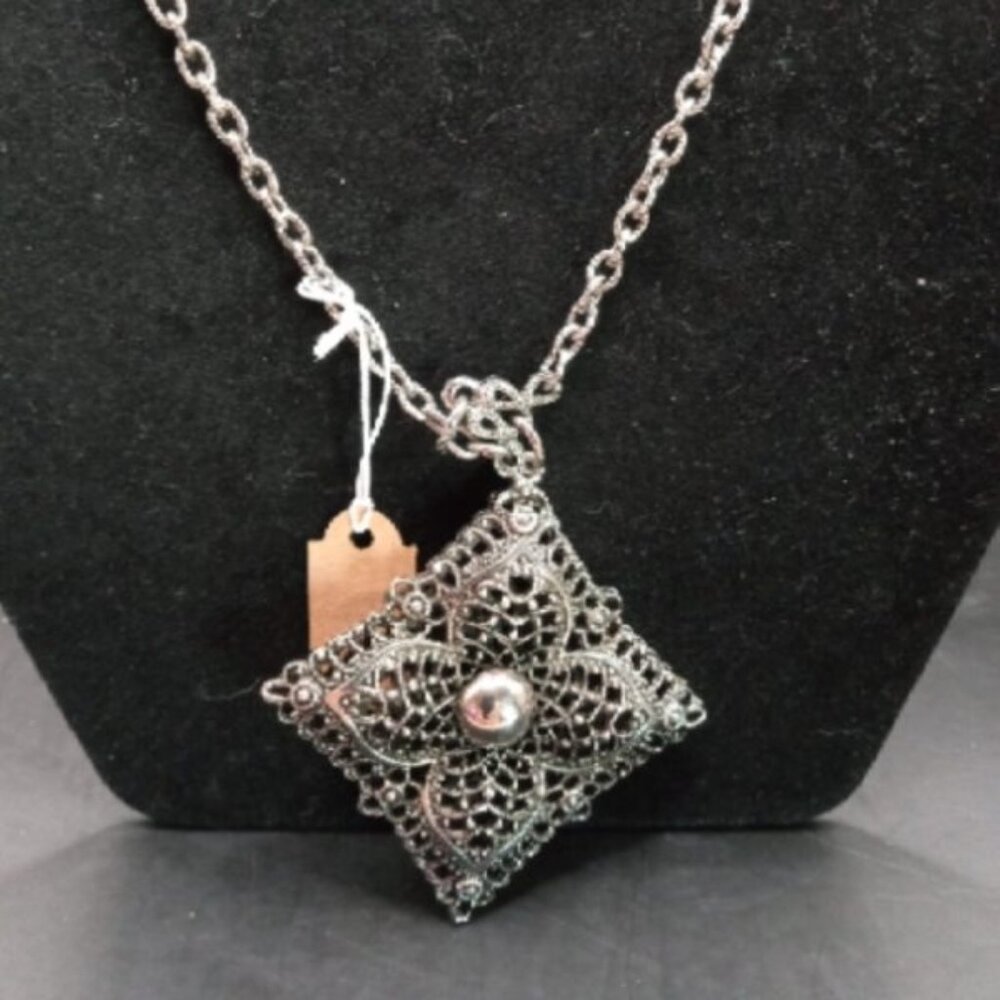 Vintage Silver Tone Pendant Necklace